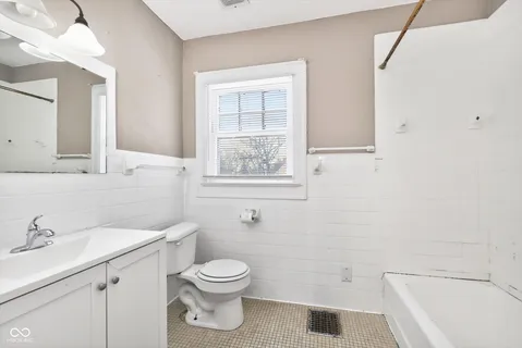 $375,000 | 4355 Clarendon Road, Indianapolis, IN 46208