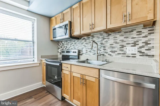 $189,900 | 212 Oakwood Street Southeast, Unit 218, Washington, DC 20032