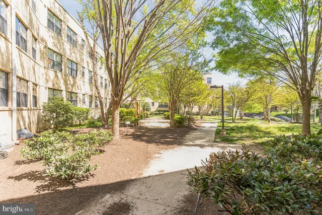 $189,900 | 212 Oakwood Street Southeast, Unit 218, Washington, DC 20032