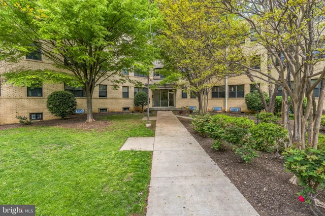 $189,900 | 212 Oakwood Street Southeast, Unit 218, Washington, DC 20032