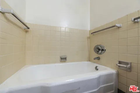 $550,000 | 5165 Village Green, Los Angeles, CA 90016