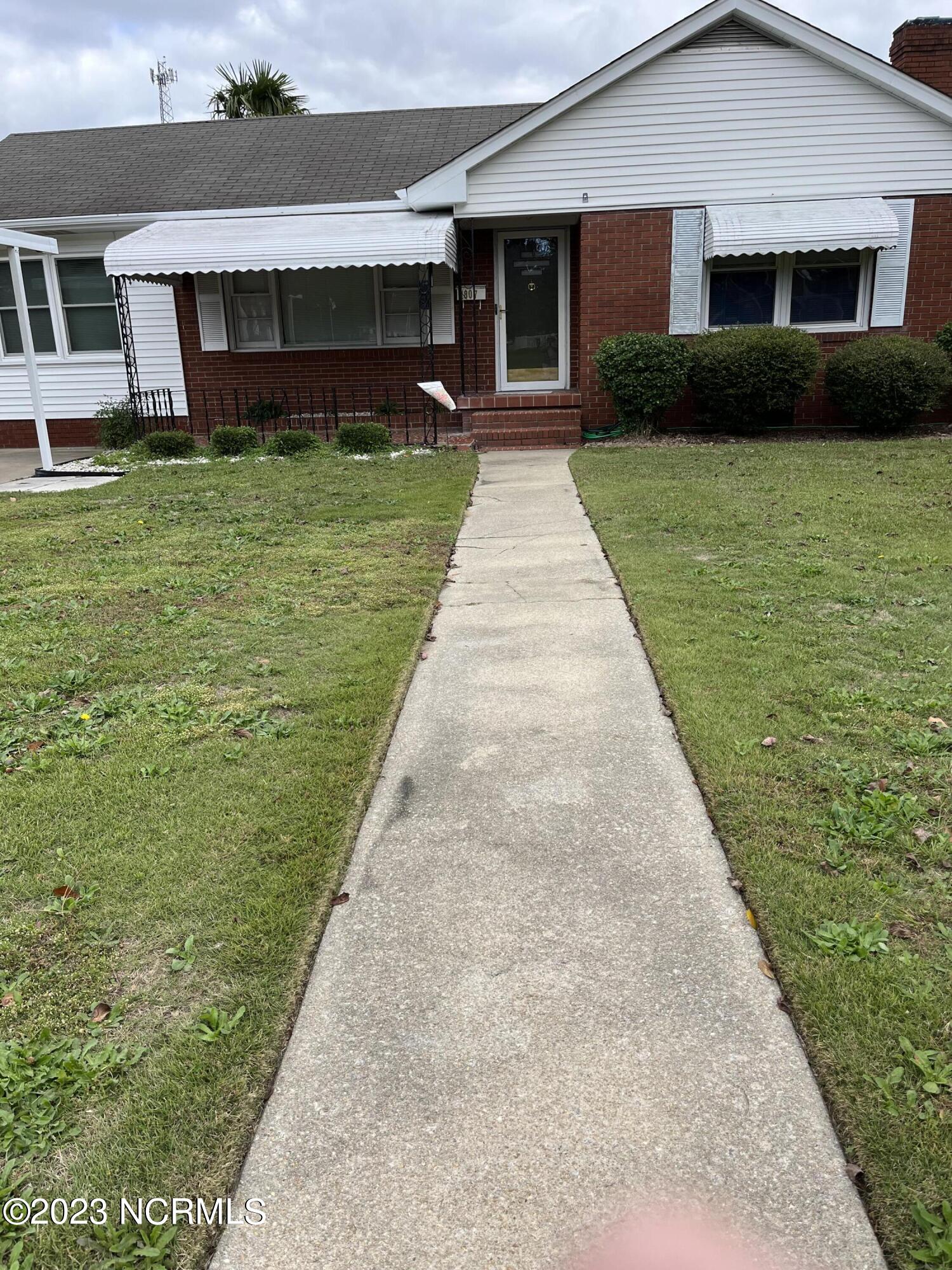 1807 Queens Road Kinston, NC 28501 - Photo 31 of 32 IMG_3521