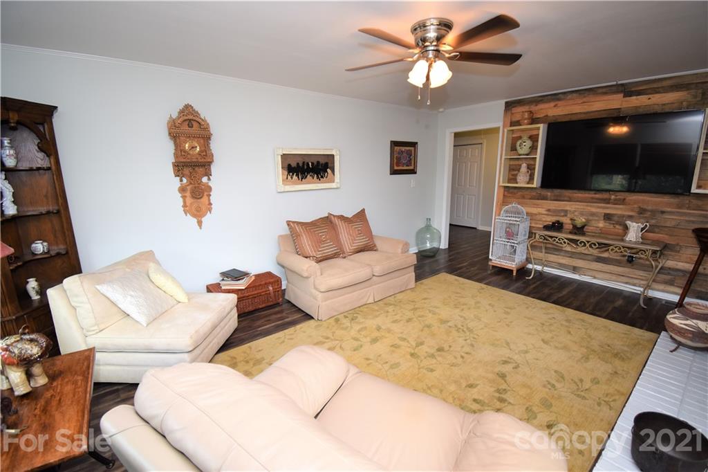 238 Whitesides Road Bessemer City, NC 28016 - Photo 4 of 33 Gallery Image 4