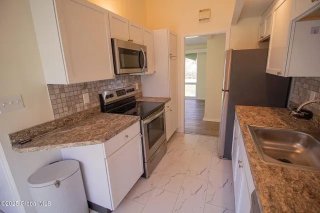 $2,700 | 20 Knadler Drive, Colonie, NY 12110