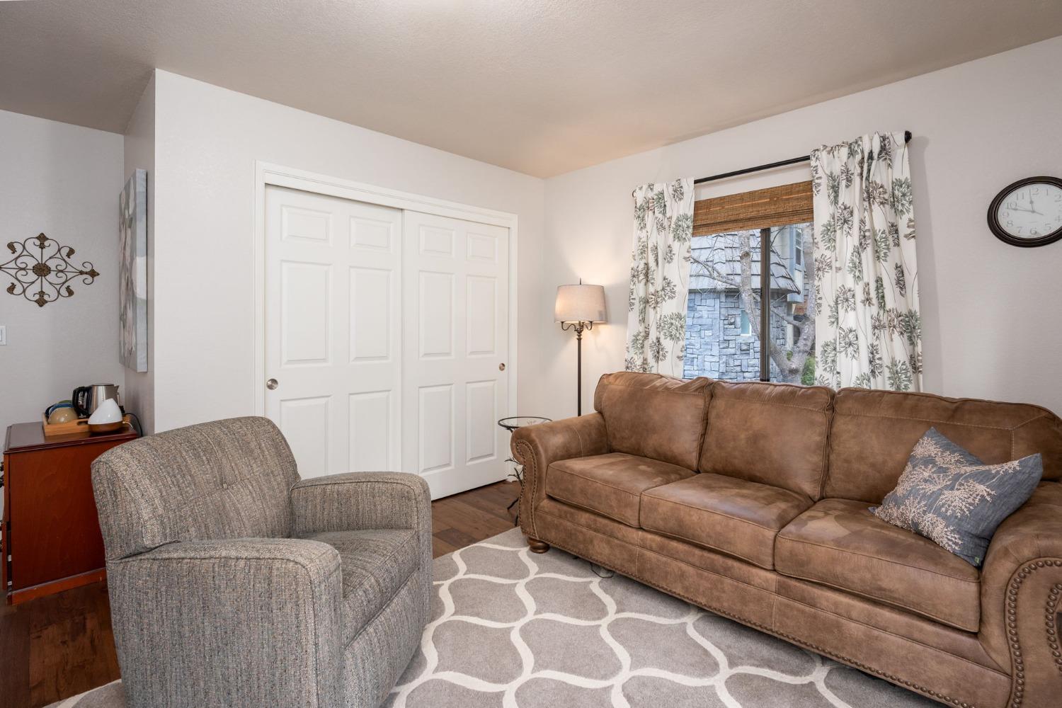 42538 Buckeye Road Oakhurst, CA 93644 - Photo 24 of 46 a living room with furniture and a couch