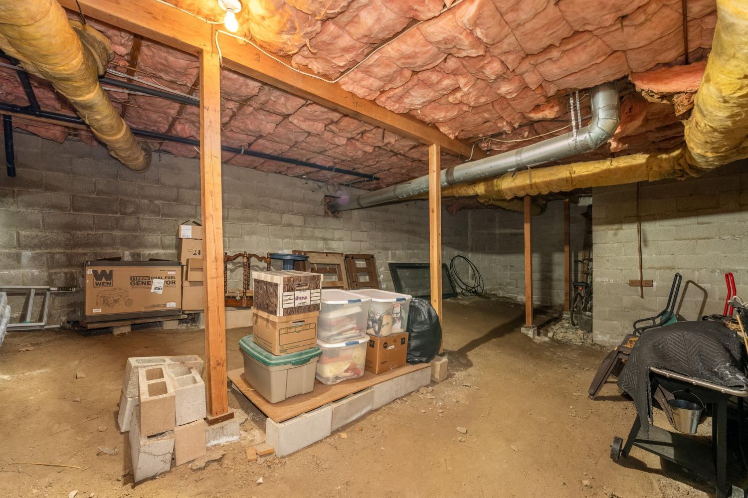 42538 Buckeye Road Oakhurst, CA 93644 - Photo 36 of 46 a view of a room with gym equipment