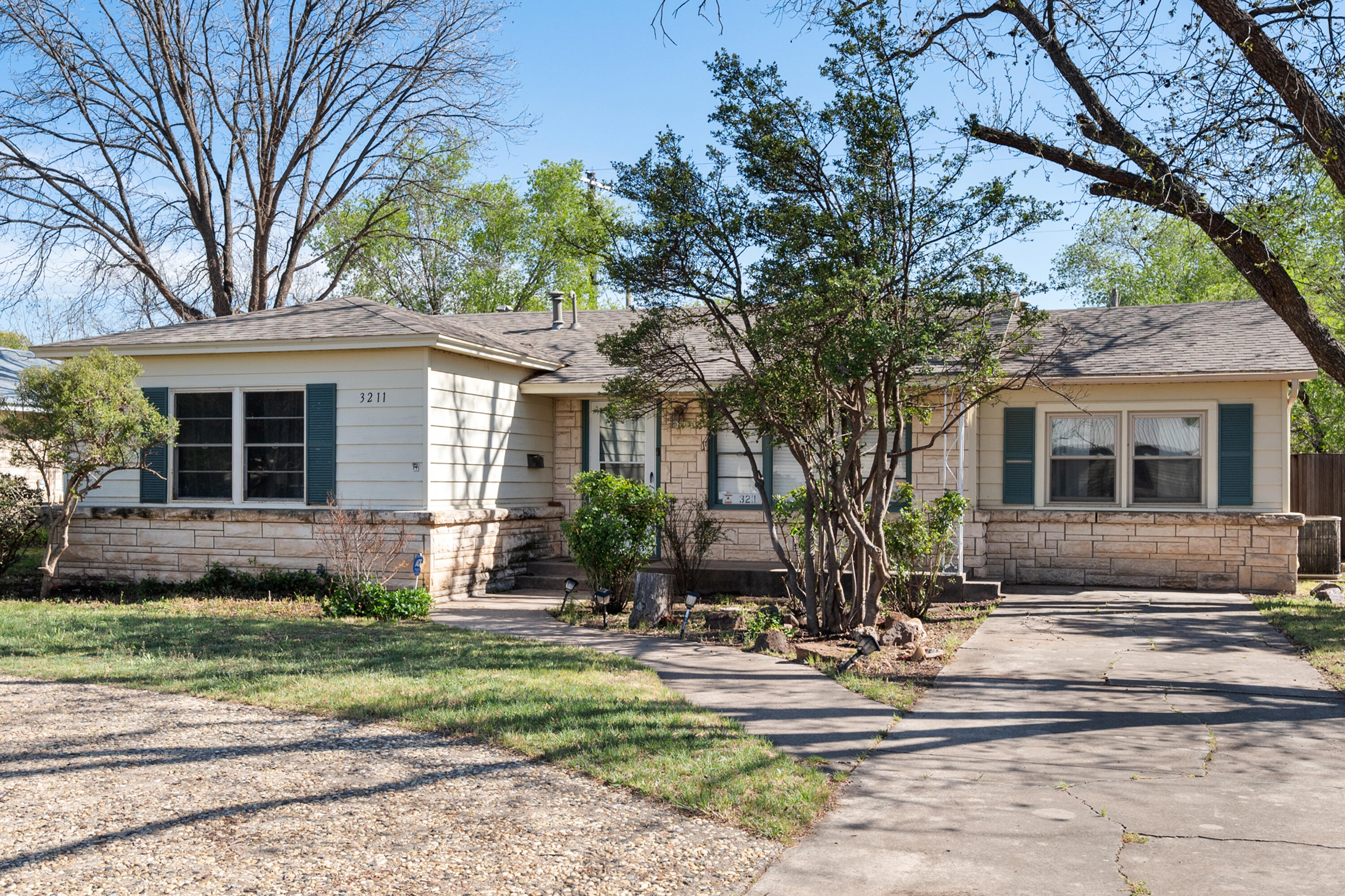 3211 26th Street Lubbock, TX 79410 - Photo 4 of 34 04-3211 26th_5519 Crop