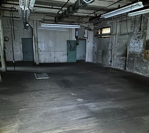 130 Middle Water Street Holyoke, MA 01040 - Photo 14 of 16 a view of room