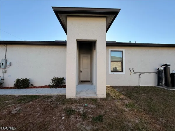 $1,300 | 454 Grant Boulevard, Unit 452, Lehigh Acres, FL 33974