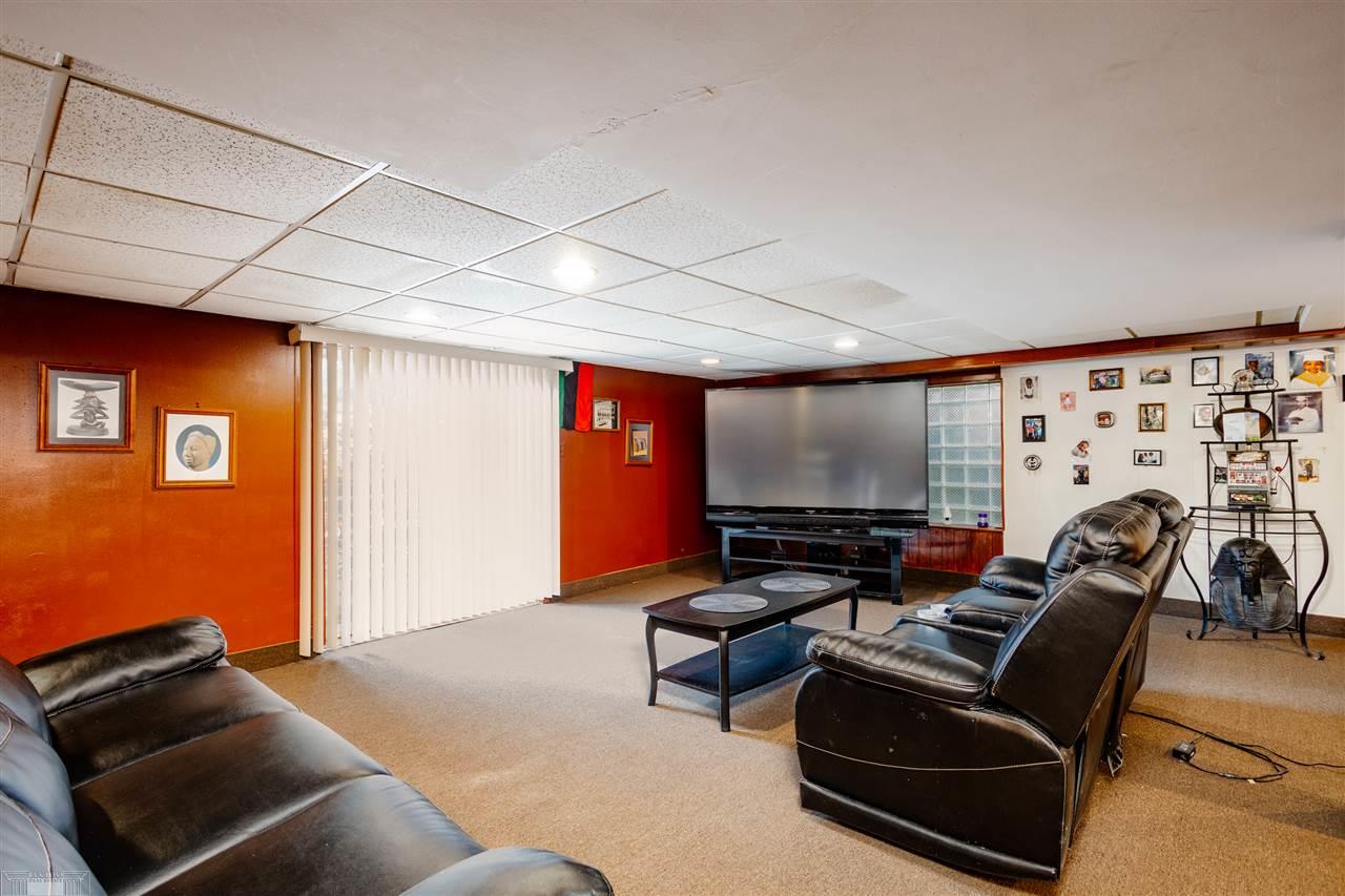 1131 North Renaud Road Grosse Pointe, MI 48236 - Photo 28 of 46 50028444-27.JPG