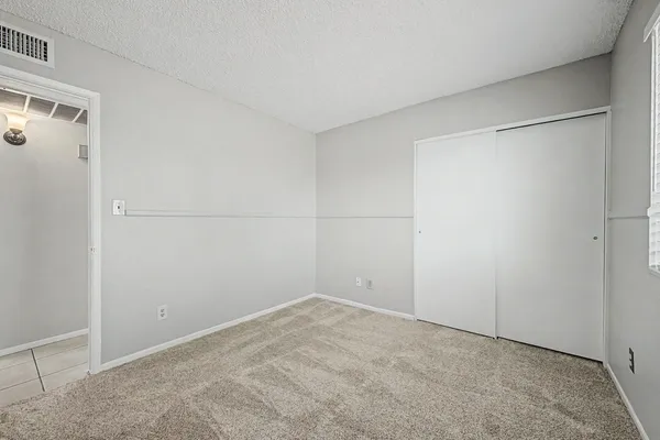 $1,800 | 12446 North 36th Drive, Phoenix, AZ 85029