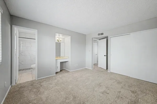 $1,800 | 12446 North 36th Drive, Phoenix, AZ 85029