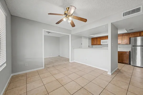 $1,800 | 12446 North 36th Drive, Phoenix, AZ 85029