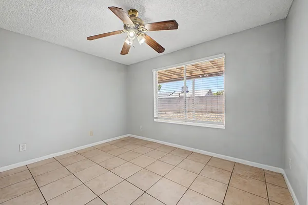 $1,800 | 12446 North 36th Drive, Phoenix, AZ 85029