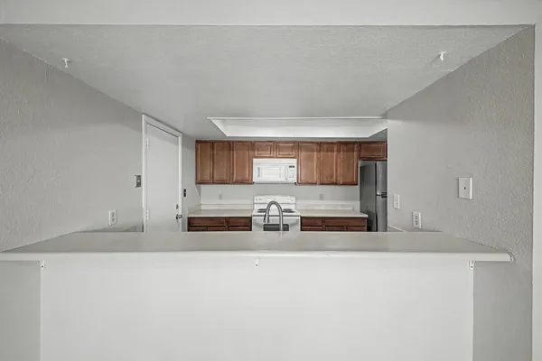 $1,800 | 12446 North 36th Drive, Phoenix, AZ 85029