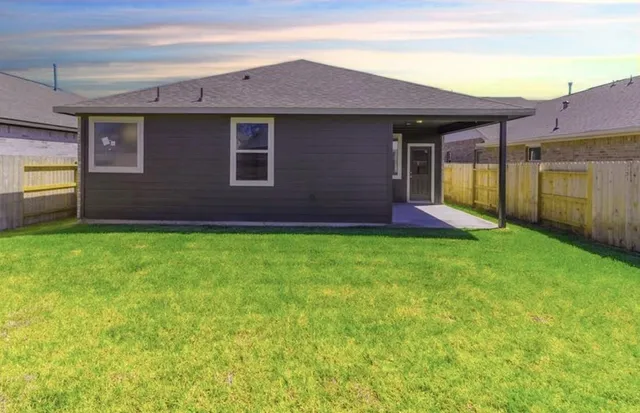 $2,300 | 13307 Rowan Grn Drive, Humble, TX 77346