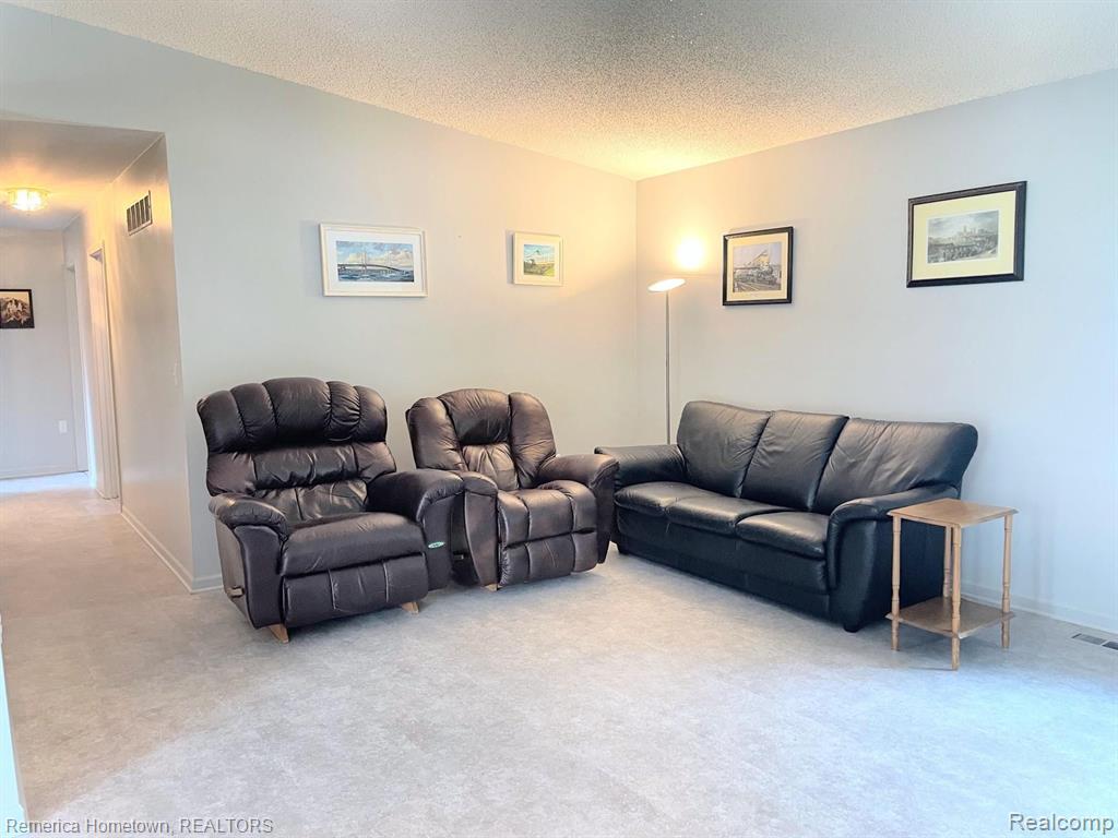 3636 Mildred Avenue Rochester Hills, MI 48309 - Photo 6 of 25