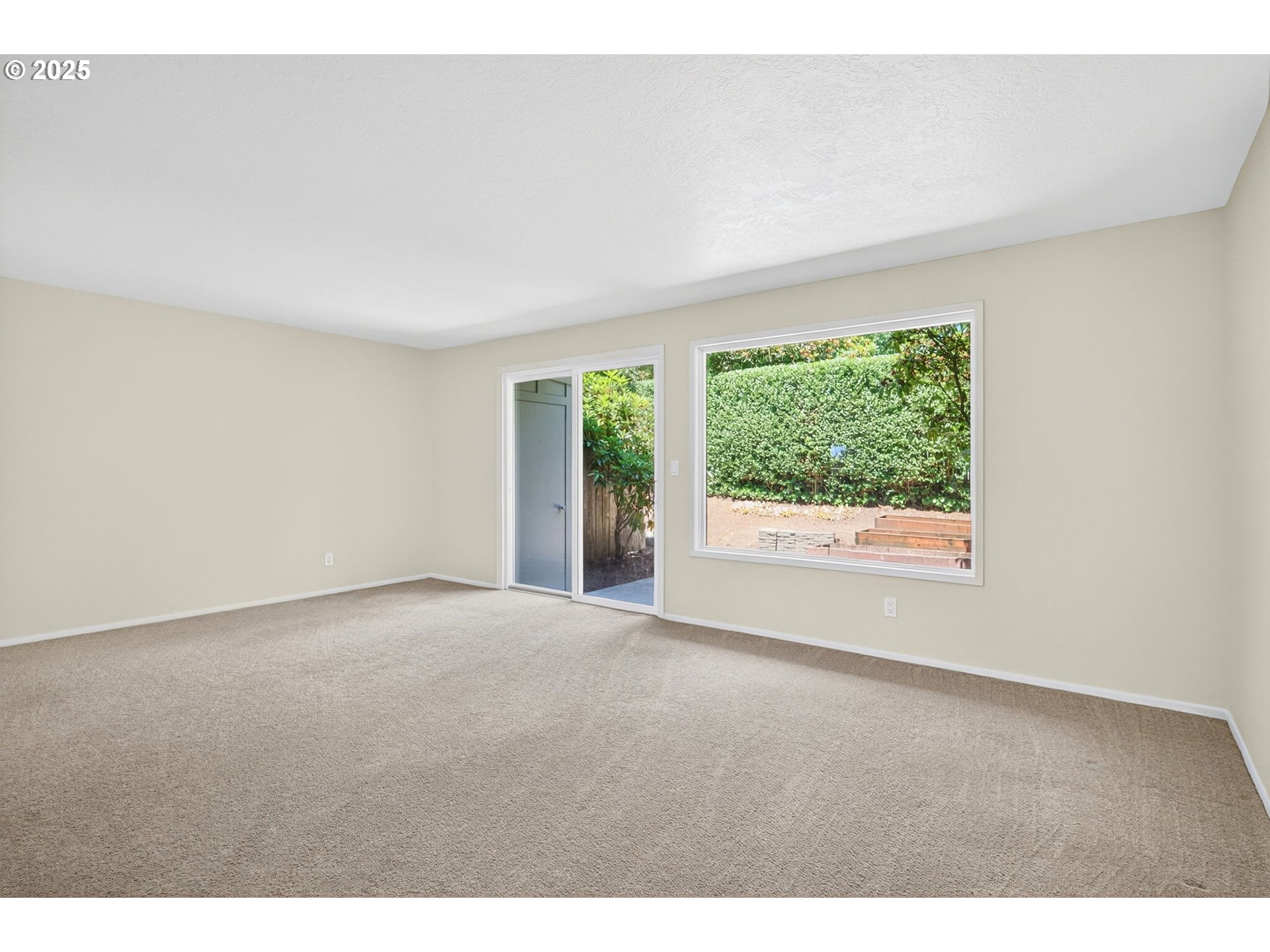 1411 Southwest Dewitt Street Portland, OR 97239 - Photo 27 of 48 Living Room/Dining Room