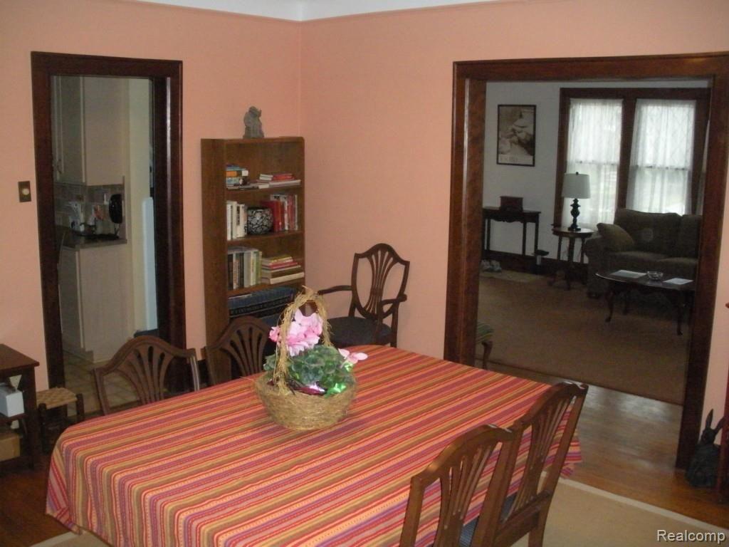 1152 Nottingham Road Grosse Pointe, MI 48230 - Photo 9 of 29 1152 Nottingam DR 1.jpg