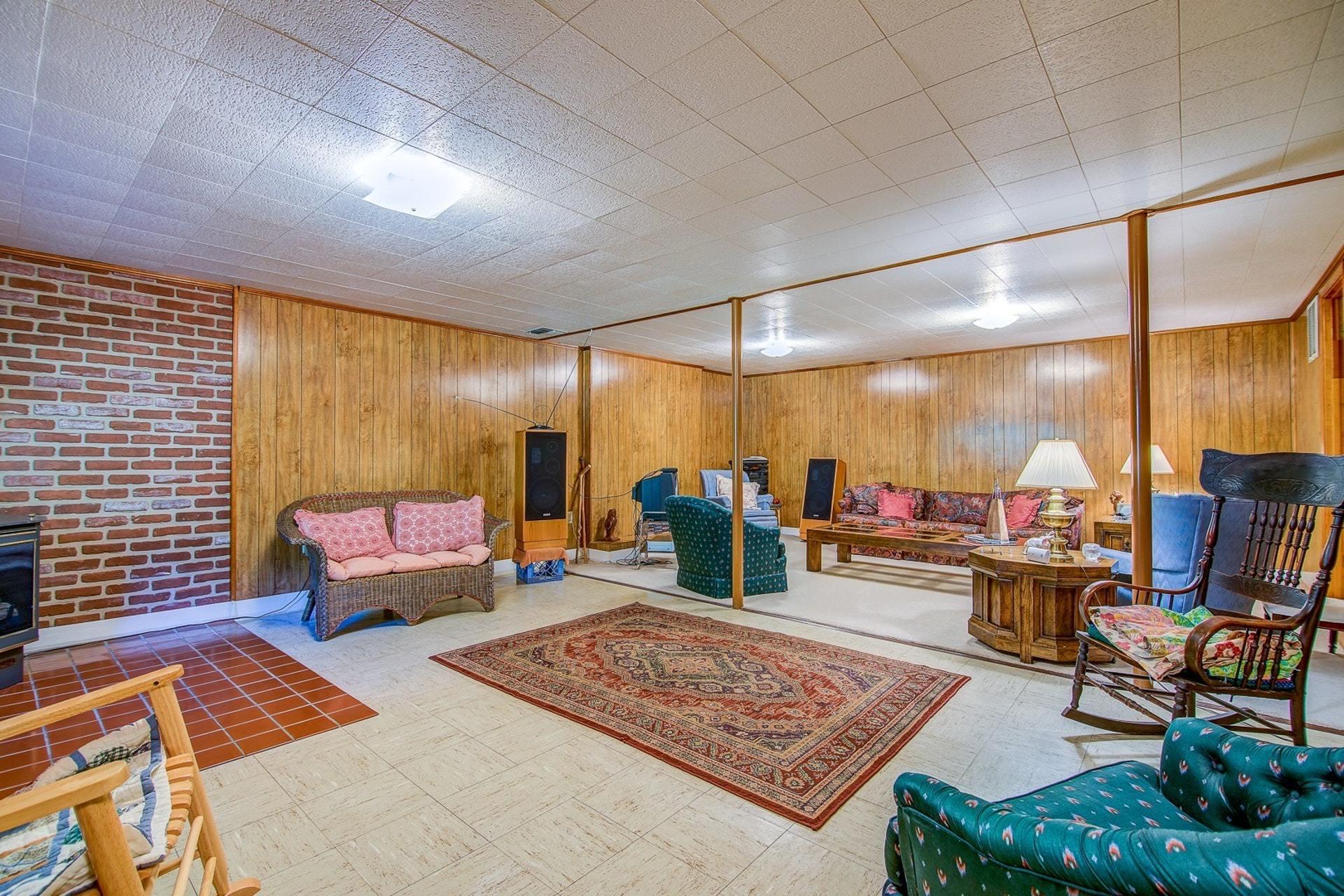 150 Pine Spur Road Callaway, VA 24067 - Photo 14 of 31 a living room with furniture
