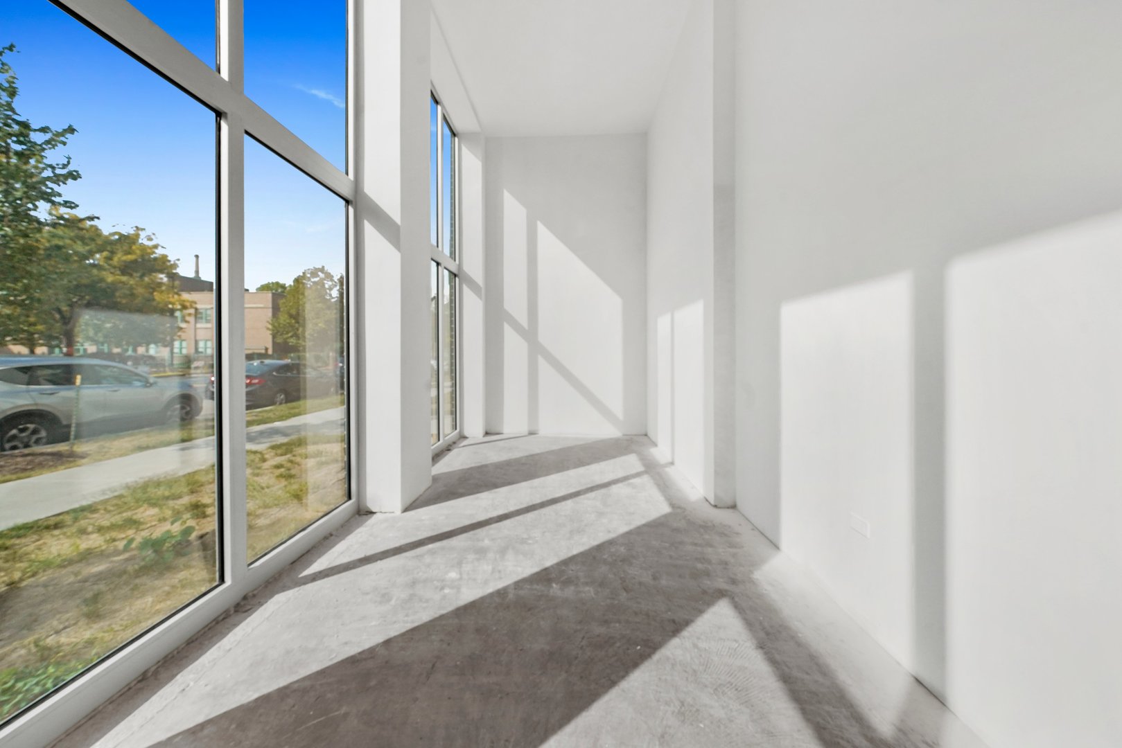 816 West Cullerton Street, Unit 1W Chicago, IL 60608 - Photo 3 of 34 a view of an entryway