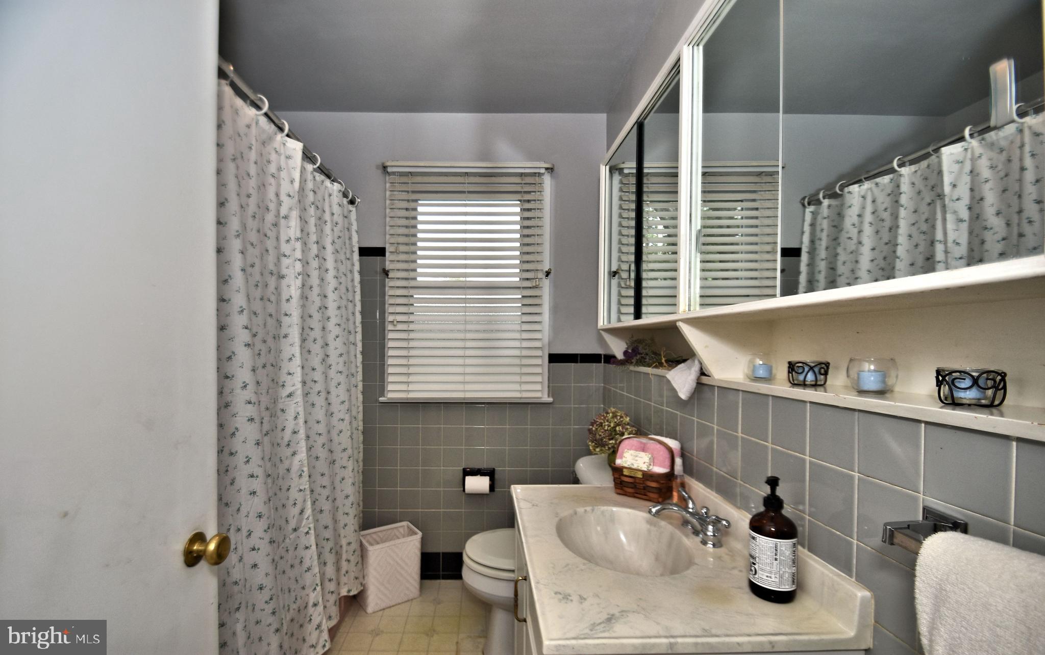 321 Valley Road Oreland, PA 19075 - Photo 14 of 21 1st Floor full bath