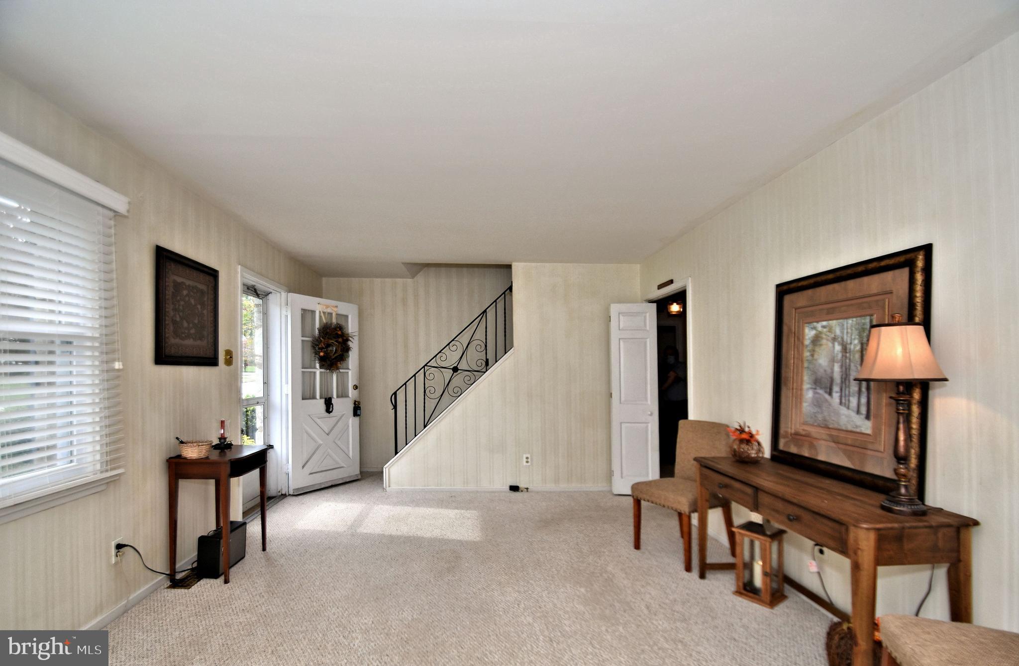321 Valley Road Oreland, PA 19075 - Photo 4 of 21 Living room
