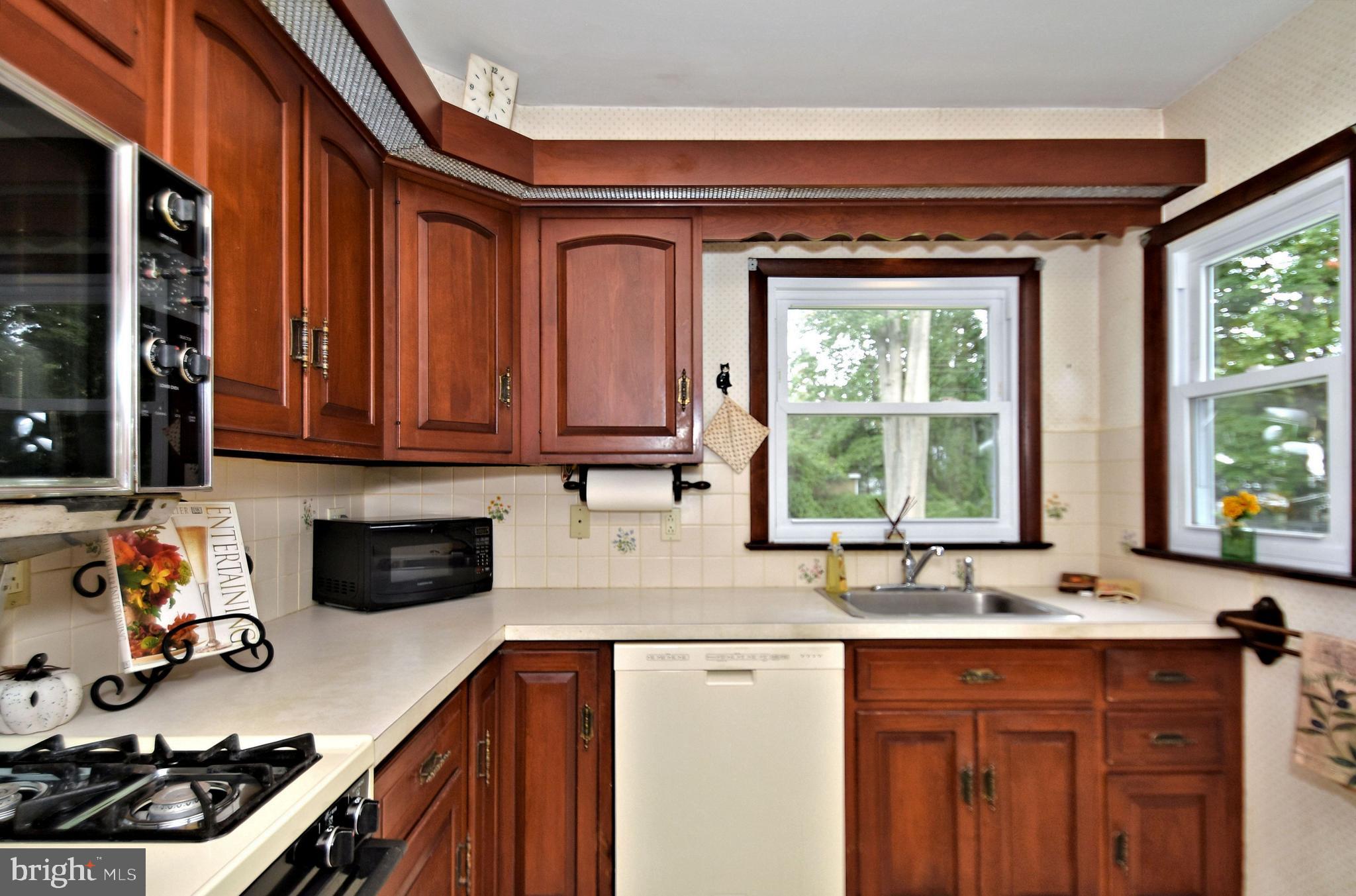 321 Valley Road Oreland, PA 19075 - Photo 8 of 21 Kitchen Bump out addition