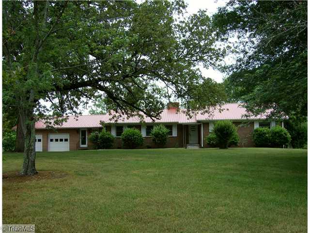 1334 Hunter Road Lexington, NC 27295 - Photo 1 of 8 Exterior Front.