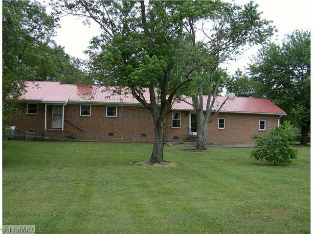 1334 Hunter Road Lexington, NC 27295 - Photo 2 of 8 Exterior Back.