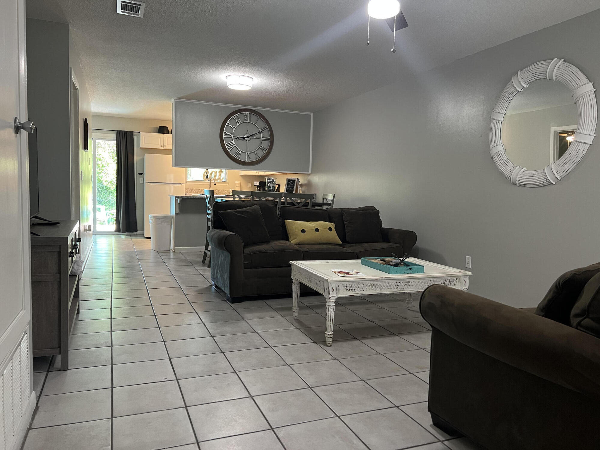 24 Blenheim Lane, Unit 7 Santa Rosa Beach, FL 32459 - Photo 6 of 11 a living room with furniture