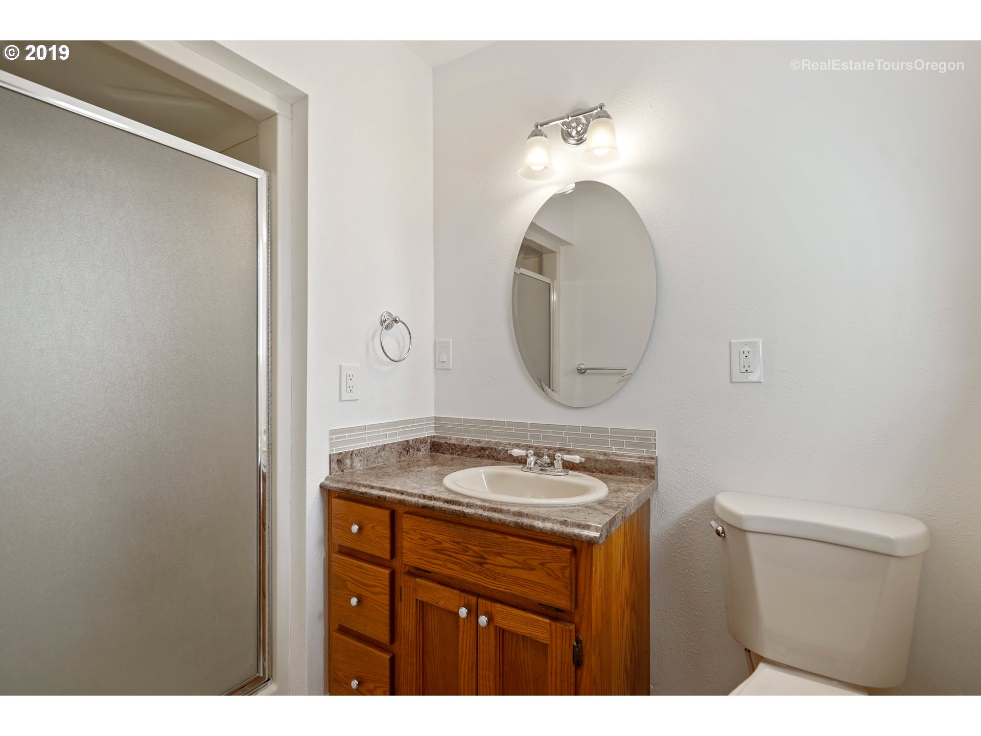 460 Southwest 3rd Street Dundee, OR 97115 - Photo 12 of 32 Gallery Image 12