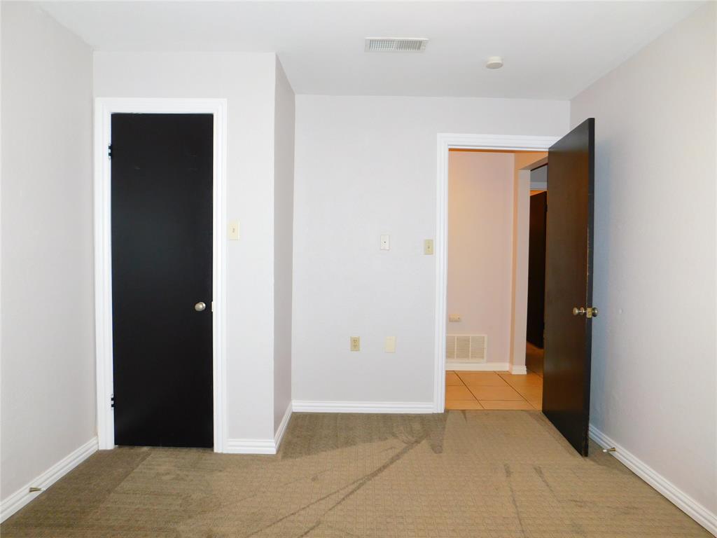 714 North Ruddell Street Denton, TX 76209 - Photo 9 of 20