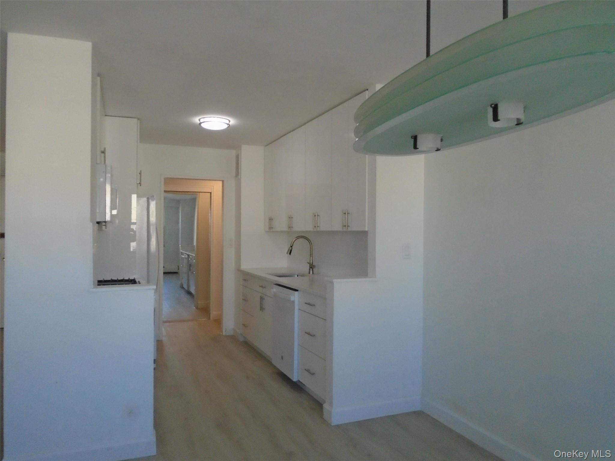 430 Shore Road, Unit 8G Long Beach, NY 11561 - Photo 6 of 28