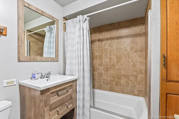 $425,000 | 11122 South St Louis Avenue, Chicago, IL 60655