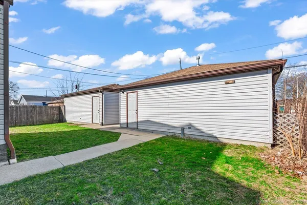$425,000 | 11122 South St Louis Avenue, Chicago, IL 60655