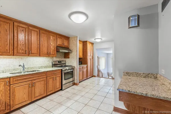$425,000 | 11122 South St Louis Avenue, Chicago, IL 60655
