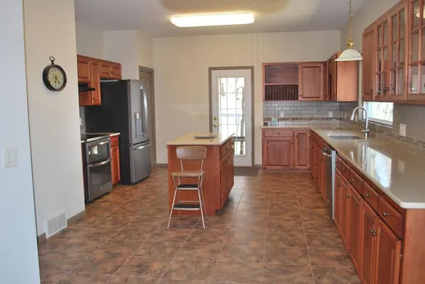 $449,900 | 767 Shoreacres Drive, Fairmont, MN 56031