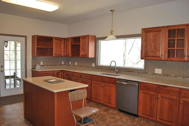 $449,900 | 767 Shoreacres Drive, Fairmont, MN 56031