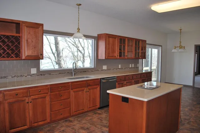 $449,900 | 767 Shoreacres Drive, Fairmont, MN 56031