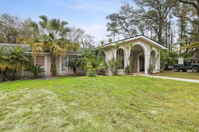$22 | 8463 Beach Boulevard, Jacksonville, FL 32216