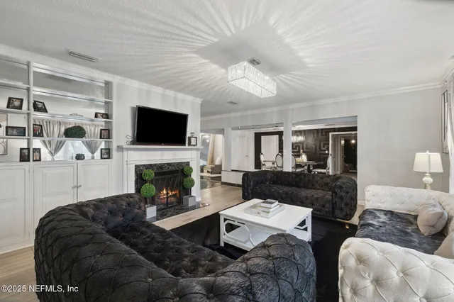 $22 | 8463 Beach Boulevard, Jacksonville, FL 32216