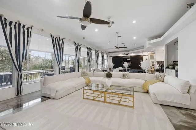 $22 | 8463 Beach Boulevard, Jacksonville, FL 32216