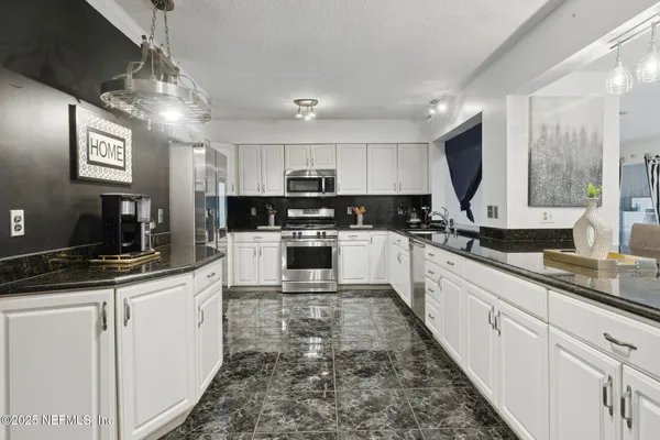 $22 | 8463 Beach Boulevard, Jacksonville, FL 32216