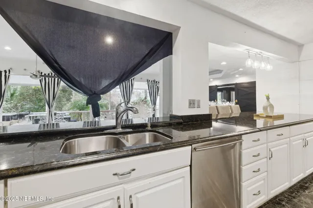 $22 | 8463 Beach Boulevard, Jacksonville, FL 32216