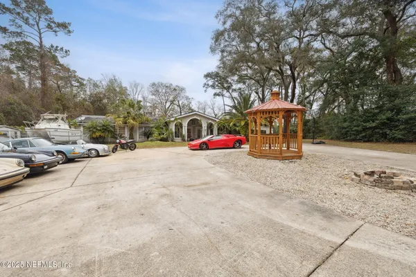 $22 | 8463 Beach Boulevard, Jacksonville, FL 32216