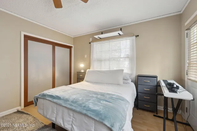 $22 | 8463 Beach Boulevard, Jacksonville, FL 32216