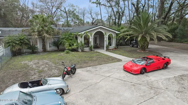 $22 | 8463 Beach Boulevard, Jacksonville, FL 32216