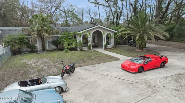 $22 | 8463 Beach Boulevard, Jacksonville, FL 32216