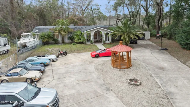 $22 | 8463 Beach Boulevard, Jacksonville, FL 32216